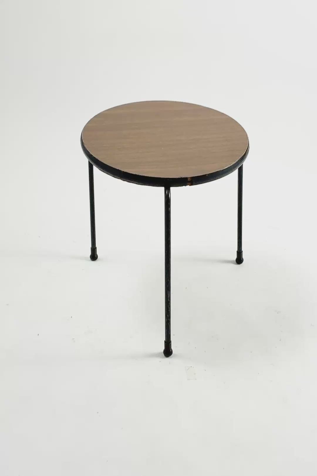 Load video: Round Side Table / 丸いサイドテーブル