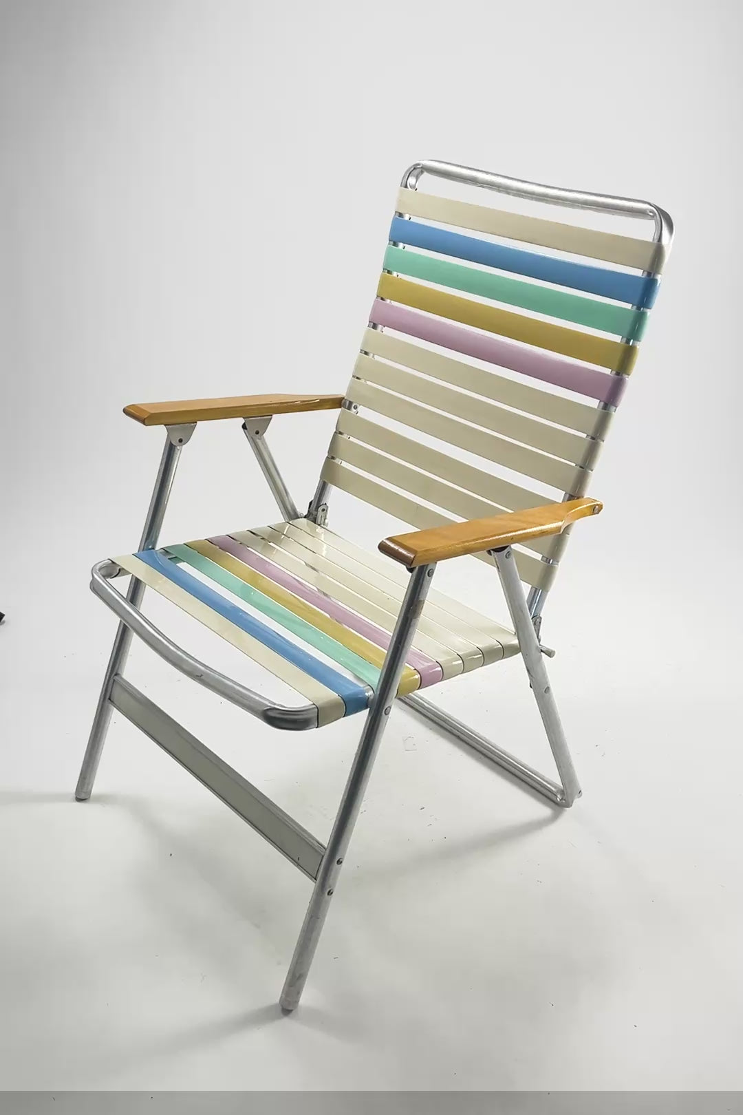 ビデオを読み込む: Folding Chair with Armrests / アーム付き折りたたみ椅子