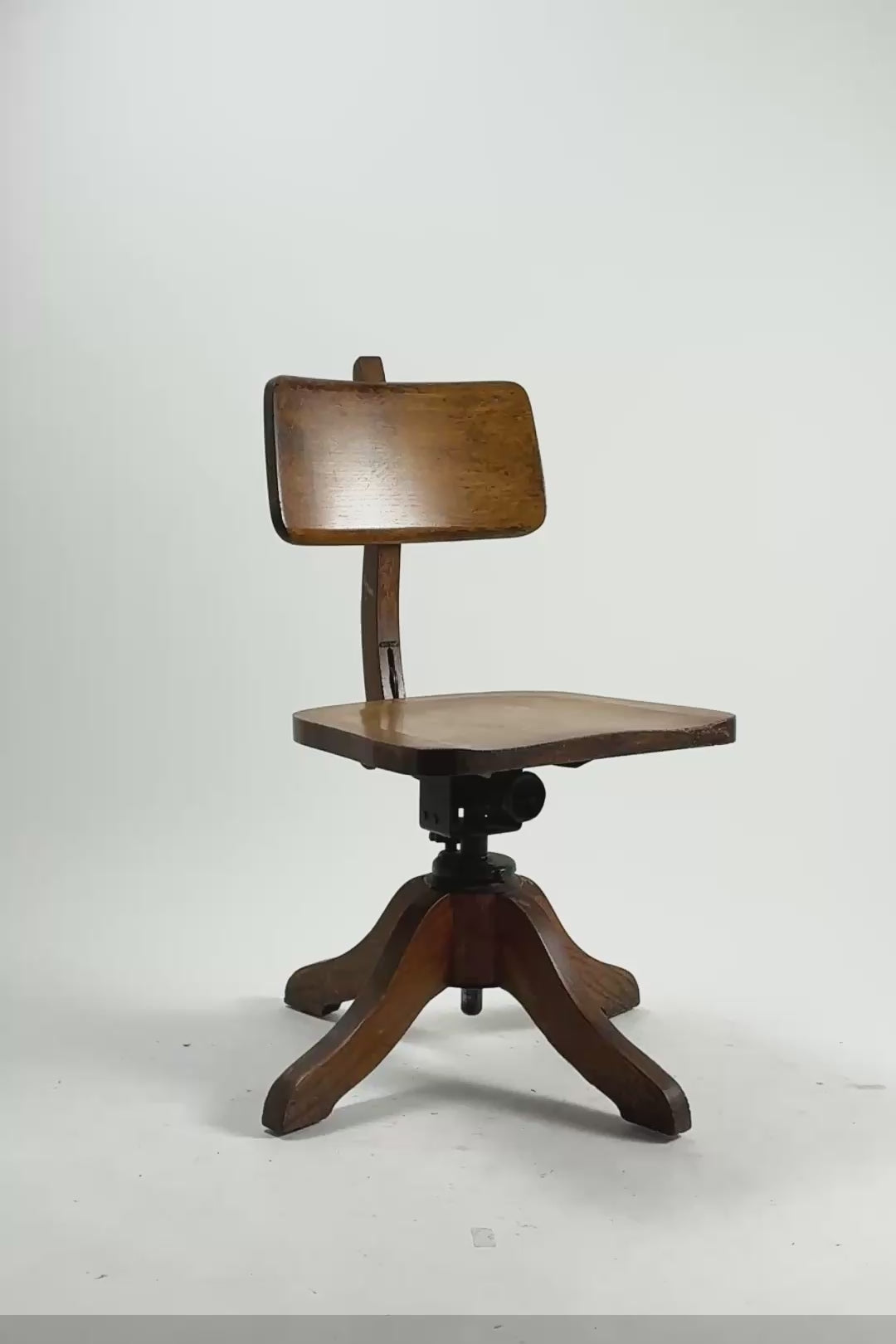 Load video: Murphy Swivel Desk Chair / マーフィー スイベル デスク チェア