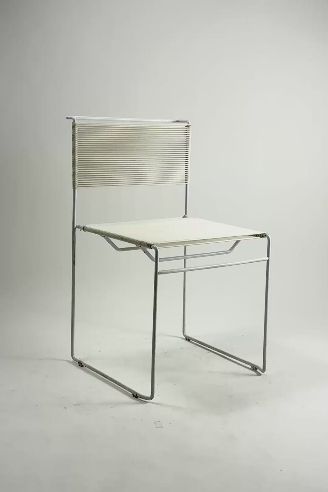 Load video: Spaghetti Chair / スパゲティチェア