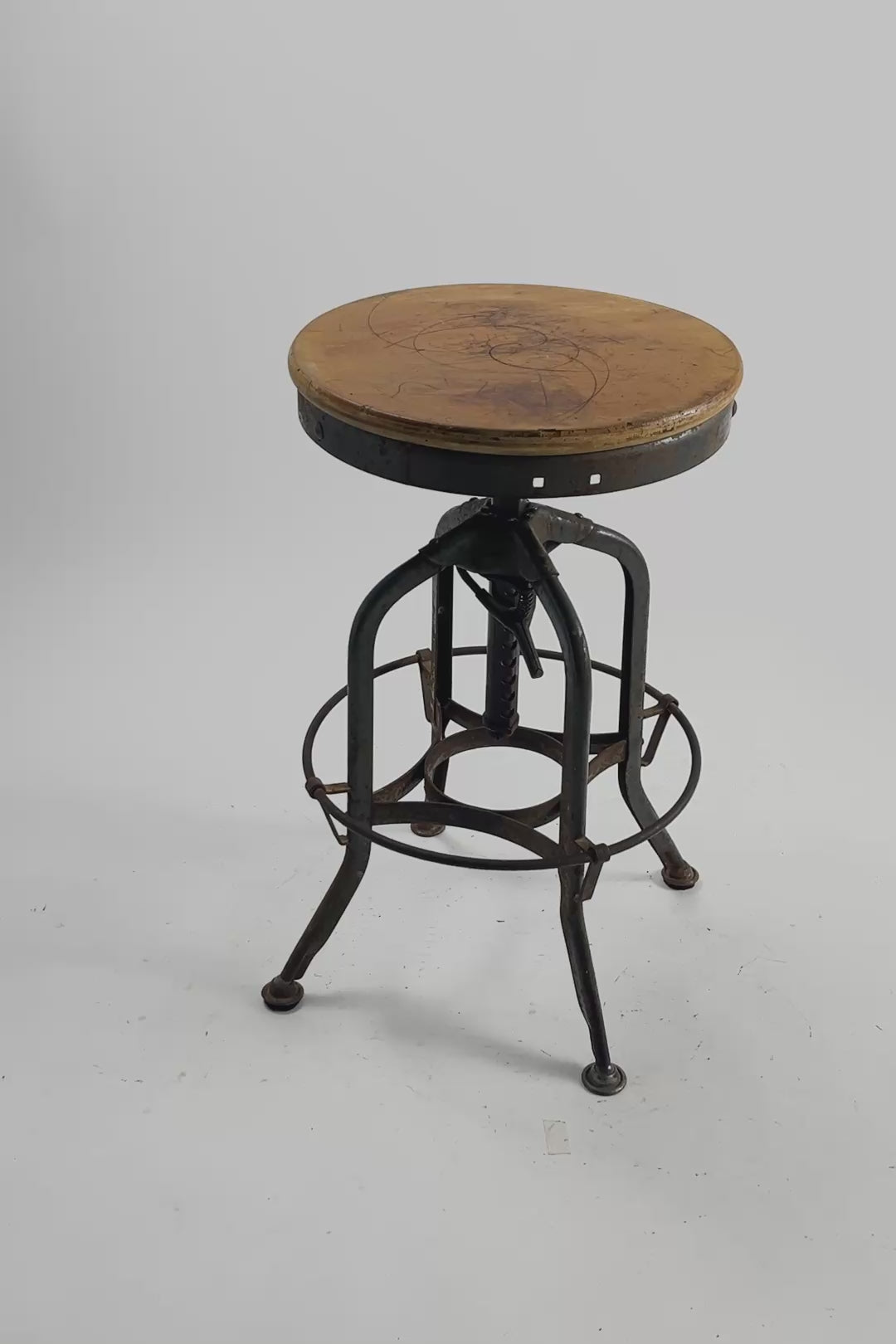 ビデオを読み込む: Toledo High Stool / トレド ハイスツール