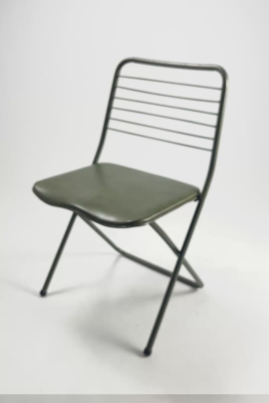 Load video: Metal Folding Chair / メタル折りたたみ椅子