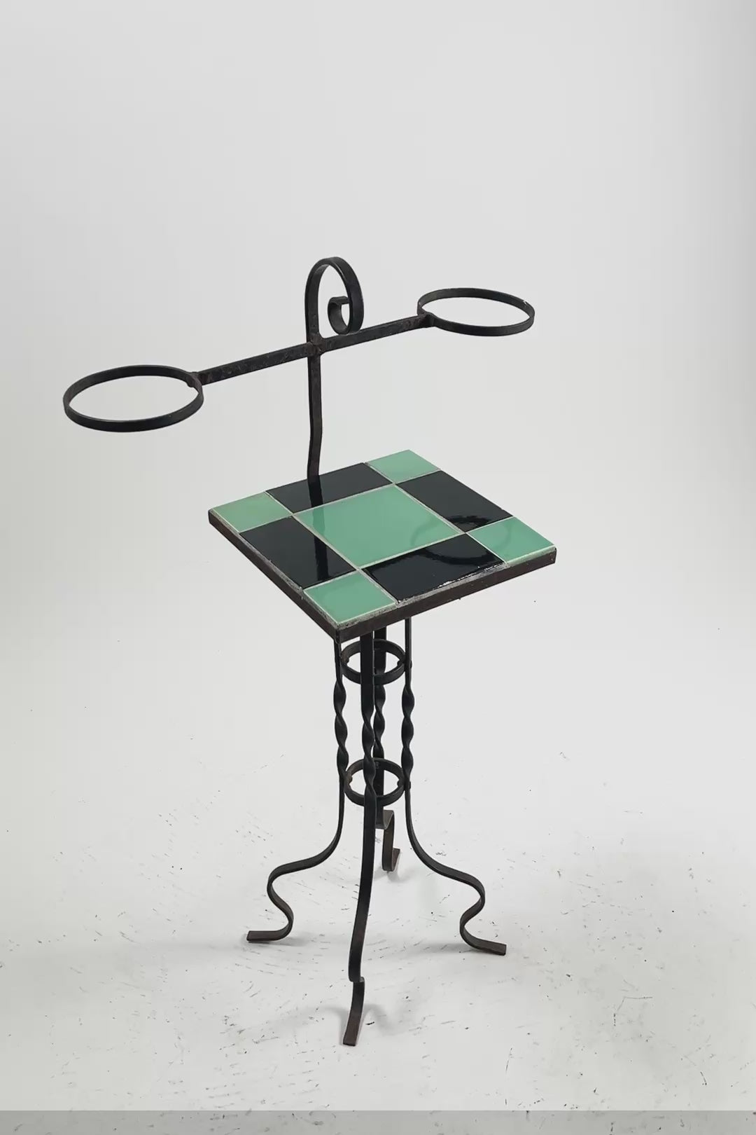 Tile Top Flower Stand / タイル天板 花台 – STORE IN FACTORY Online