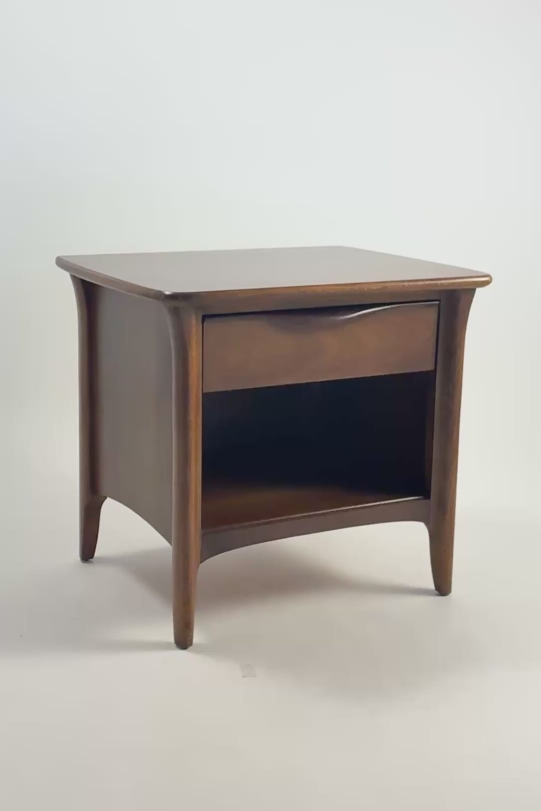 Load video: Wooden Bed Side shelf / 木製 ベッドサイドシェルフ
